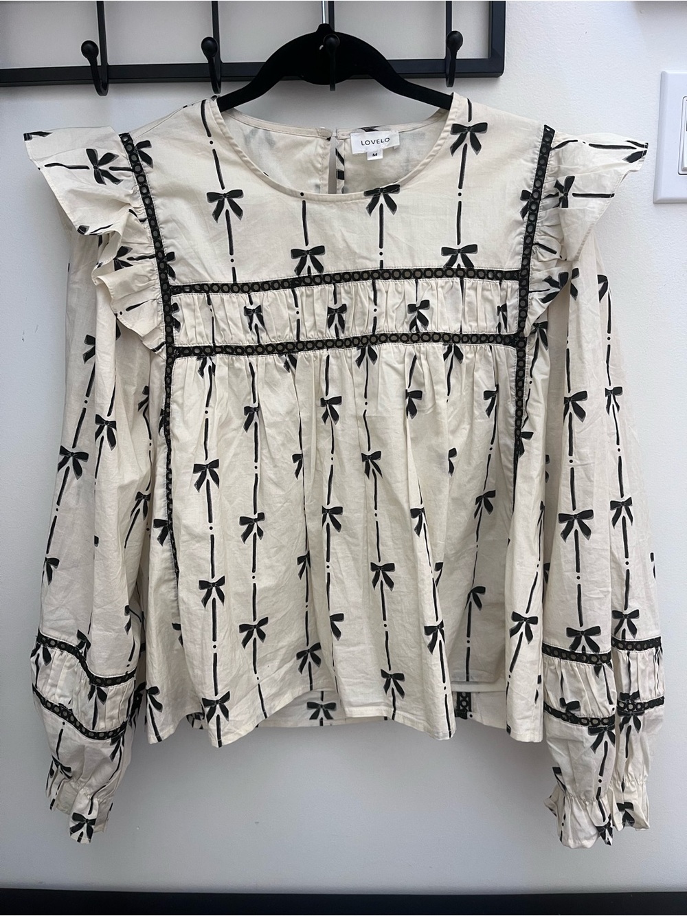 Lovelo Ivory 100% Cotton Blouse with Black Bow Pattern and Lace Trim M